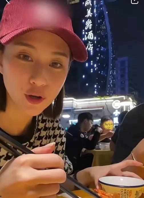 娱乐吃瓜君最新爆料,揭秘娱乐圈最新惊天大事件!